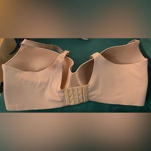 Victorias Secret convertible lined Demi Bra in size 38DDD in beige